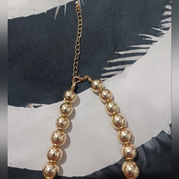 Women Gold Fashion Balls Necklace - Picture 3 of 5
